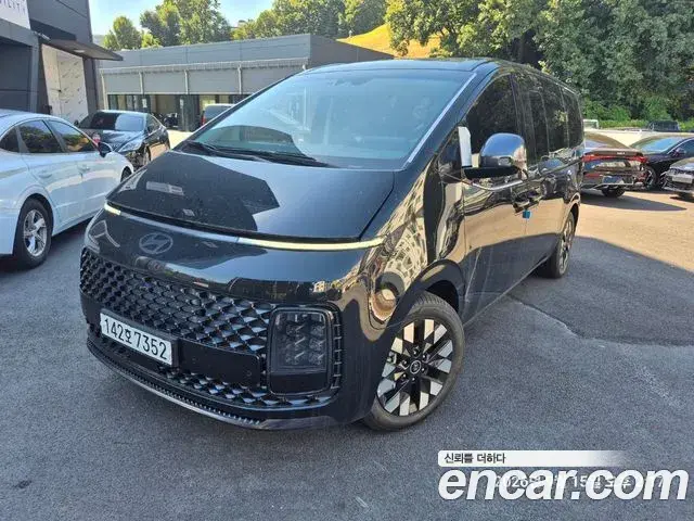 Hyundai Staria 2025 — Photo 20/20