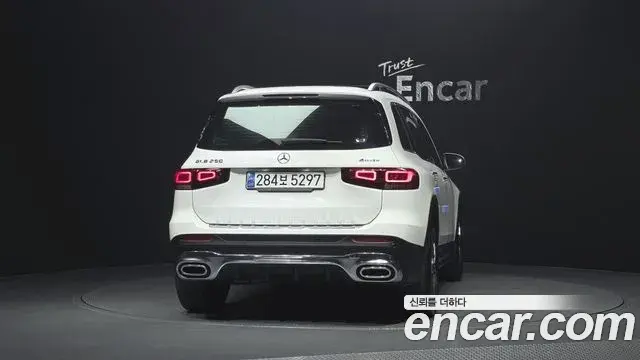 Mercedes-Benz GLB-Class 2020 — Фото 4/20