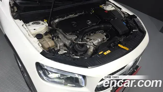 Mercedes-Benz GLB-Class 2020 — Фото 6/20