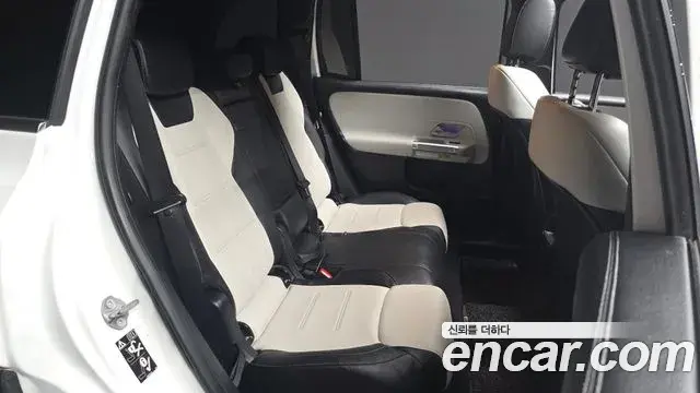 Mercedes-Benz GLB-Class 2020 — Фото 11/20