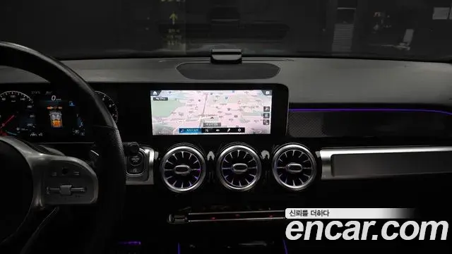 Mercedes-Benz GLB-Class 2020 — Фото 14/20
