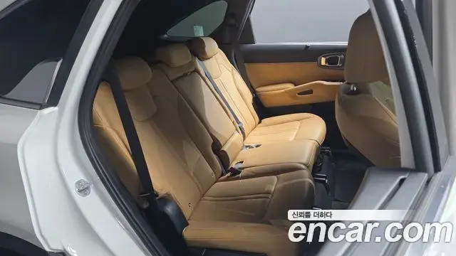 Kia Sorento 2021 — Фото 11/20