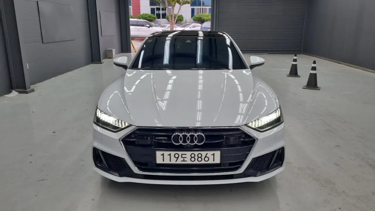 Audi A7 2021 — Фото 2/18