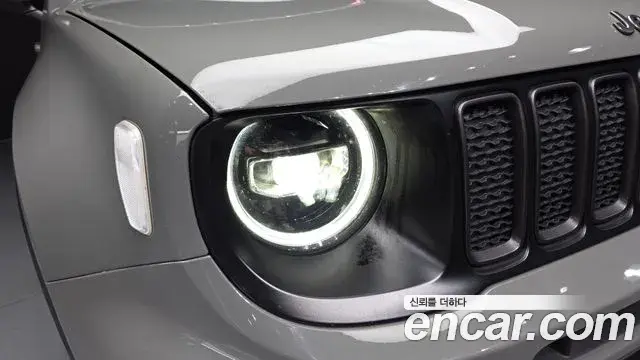 Jeep Renegade 2021 — Şəkil 28/32