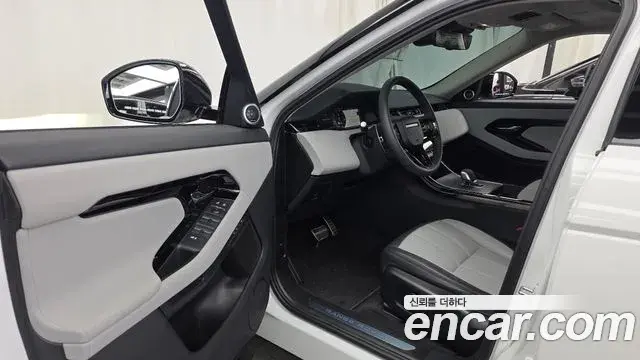 Land Rover Range Rover Evoque 2025 — Фото 10/20