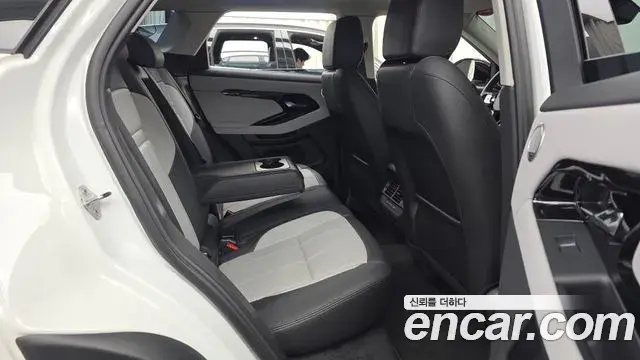 Land Rover Range Rover Evoque 2025 — Фото 12/20