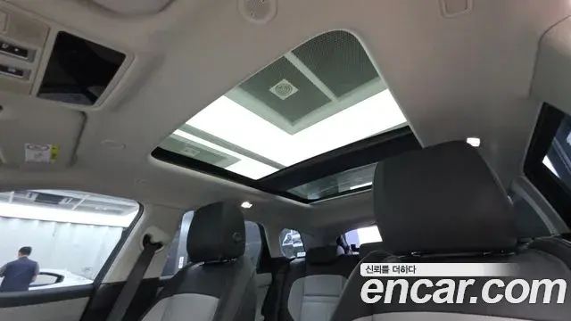 Land Rover Range Rover Evoque 2025 — Фото 18/20