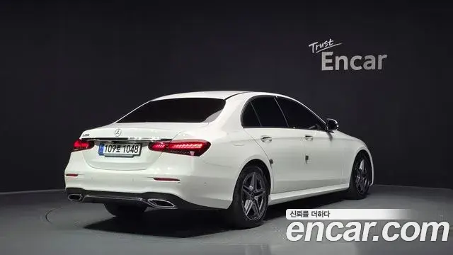 Mercedes-Benz E-Class 2023 — Фото 2/20