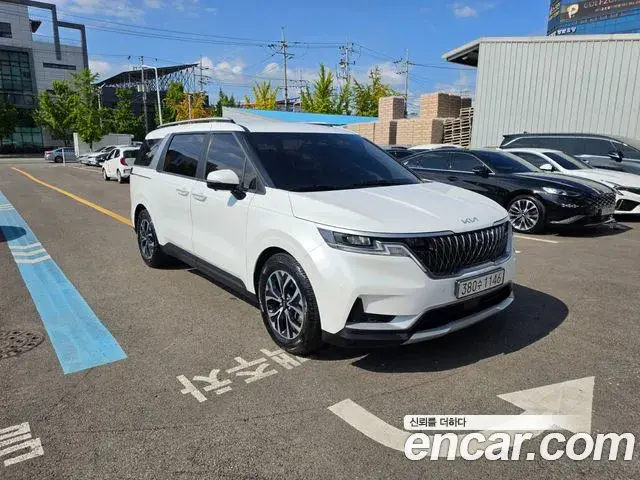 Kia Carnival 2023 — Photo 2/20