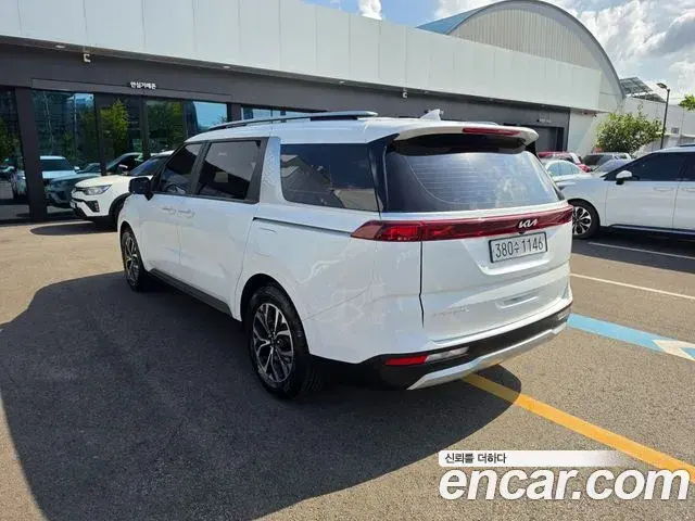 Kia Carnival 2023 — Photo 4/20