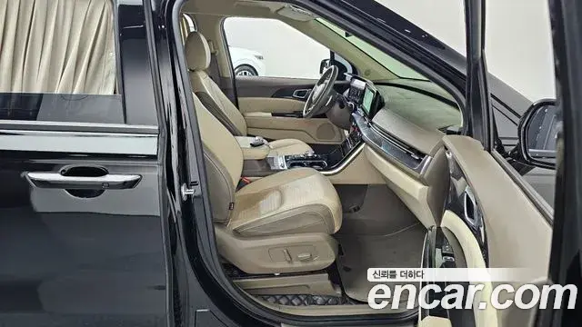 Kia Carnival 2022 — Фото 11/20