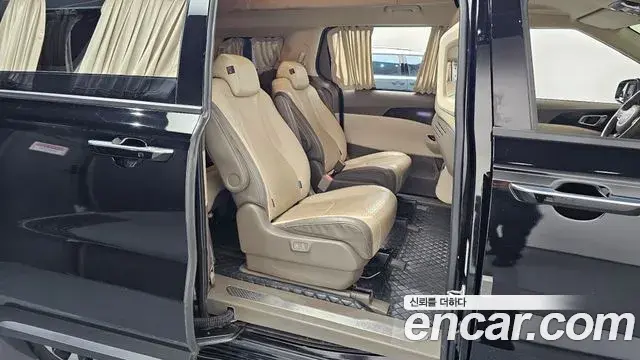 Kia Carnival 2022 — Фото 12/20