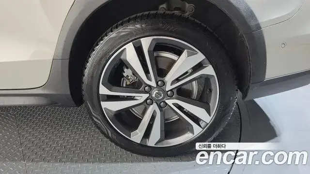 Volvo V60 Cross Country 2021 — ფოტო 42/42