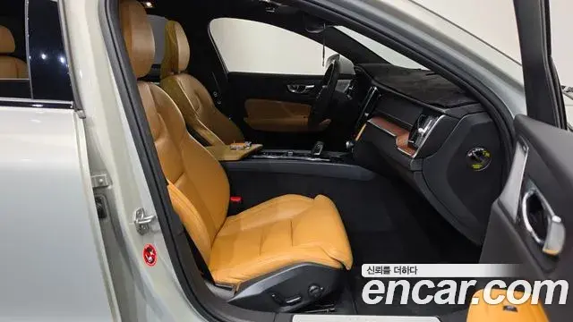 Volvo V60 Cross Country 2021 — ფოტო 2/42
