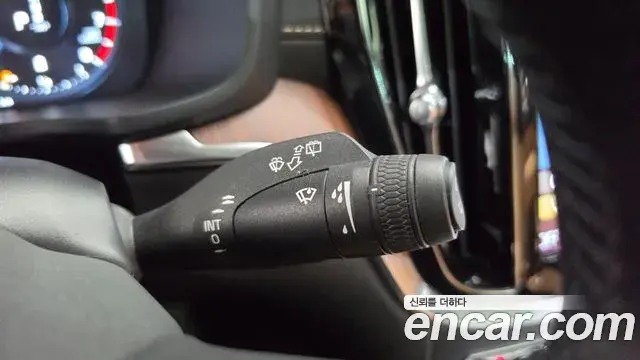 Volvo V60 Cross Country 2021 — ფოტო 28/42