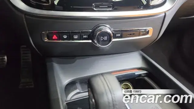 Volvo V60 Cross Country 2021 — ფოტო 12/42