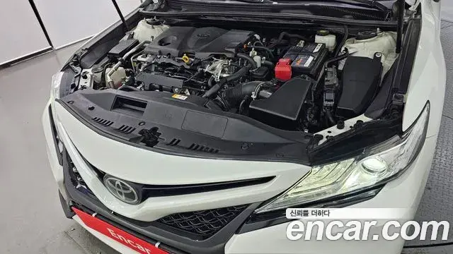 Toyota Camry 2020 — Фото 6/20
