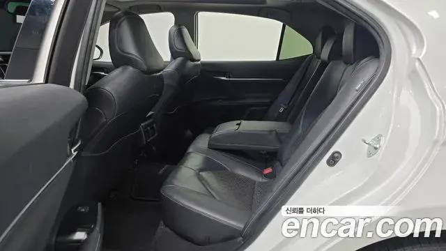 Toyota Camry 2020 — Фото 12/20