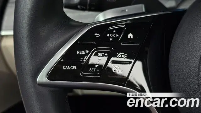 Mercedes-Benz E-Class 2023 — Photo 16/20