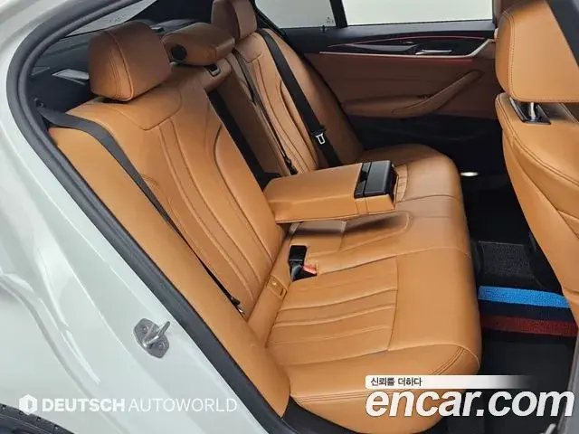 BMW 5 Series 2021 — Фото 12/20