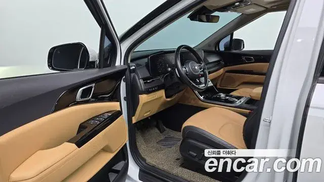 Kia Carnival 2021 — Фото 10/20