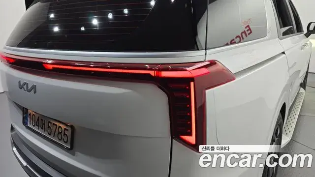 Kia Carnival 2024 — Şəkil 29/36