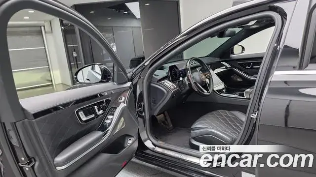 Mercedes-Benz S-Class 2021 — Photo 10/36