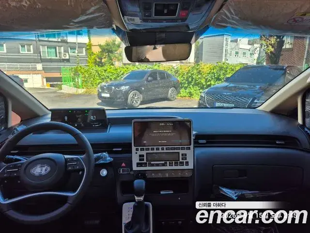 Hyundai Staria 2025 — Фото 6/18