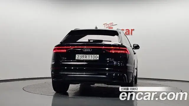 Audi Q7 2021 — Фото 4/20