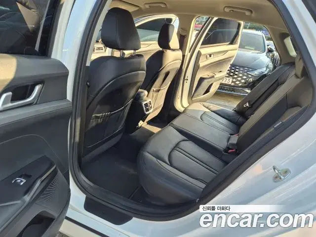 Kia K5 2022 — Photo 9/20