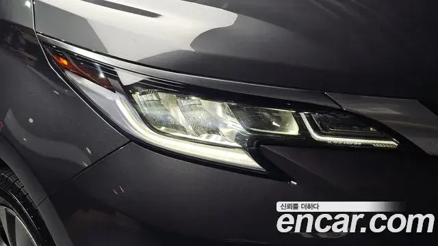 Toyota Sienna 2025 — Şəkil 18/39