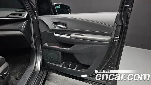 Toyota Sienna 2025 — Şəkil 34/39
