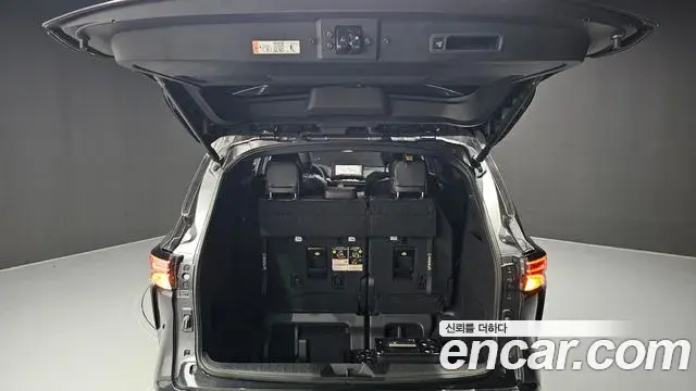 Toyota Sienna 2025 — Şəkil 26/39