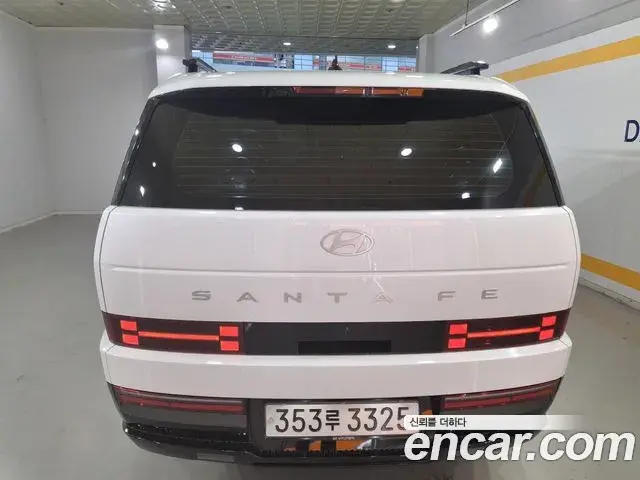 Hyundai Santa Fe 2023 — Фото 4/20