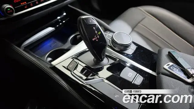 BMW 5 Series 2019 — Фото 9/20