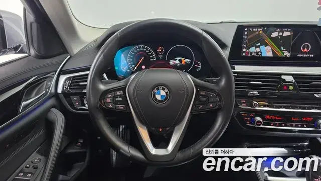 BMW 5 Series 2019 — Фото 14/20