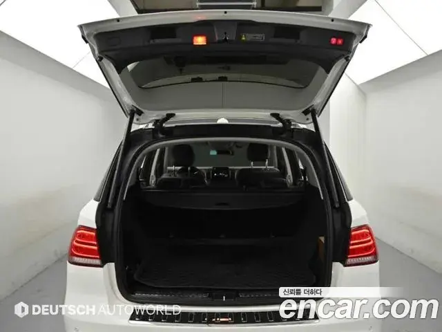 Mercedes-Benz GLE-Class 2018 — Фото 19/20