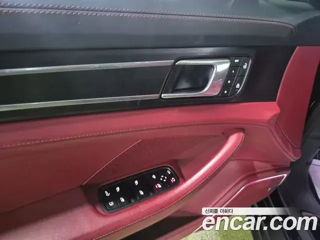 Porsche Panamera 2023 — Фото 17/20