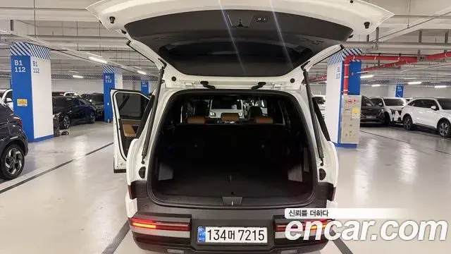 Hyundai Santa Fe 2025 — Фото 16/18