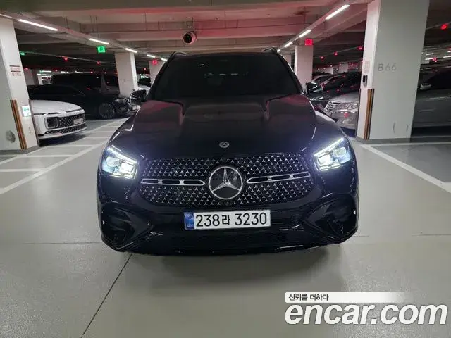 Mercedes-Benz GLE-Class 2026 — Фото 1/10