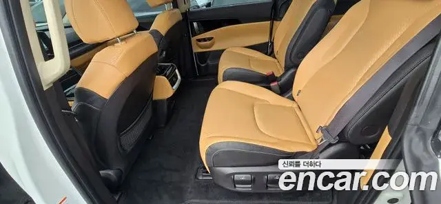 Kia Carnival 2022 — Фото 15/20