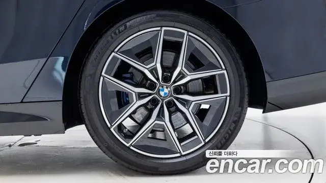 BMW 5 Series 2024 — Фото 4/20