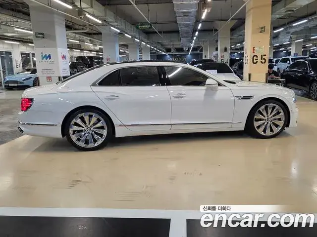Bentley Flying Spur 2022 — Photo 5/20