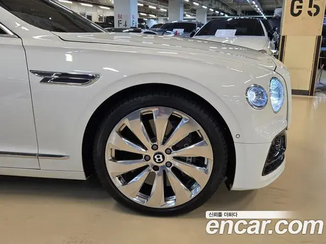 Bentley Flying Spur 2022 — Photo 10/20