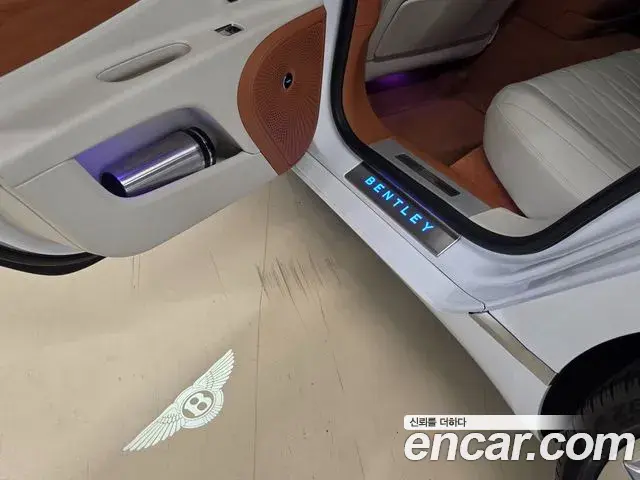Bentley Flying Spur 2022 — Photo 2/20