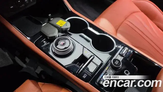 Kia K5 2023 — ფოტო 30/34