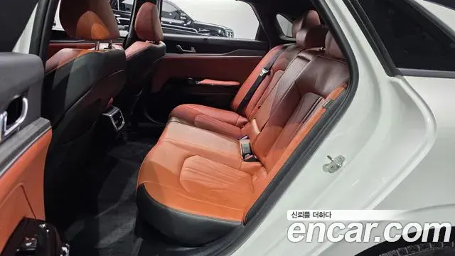 Kia K5 2023 — ფოტო 18/34