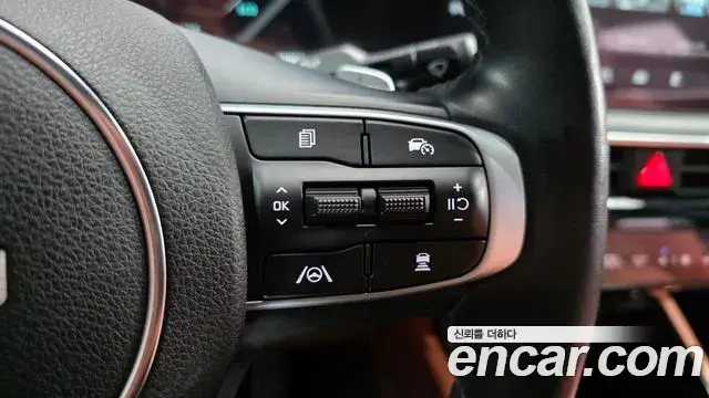 Kia K5 2023 — ფოტო 11/34