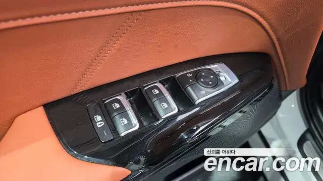Kia K5 2023 — ფოტო 2/34