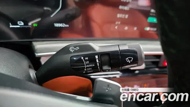 Kia K5 2023 — ფოტო 24/34